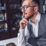 5 SIGNS YOU GRIND YOUR TEETH AT NIGHT